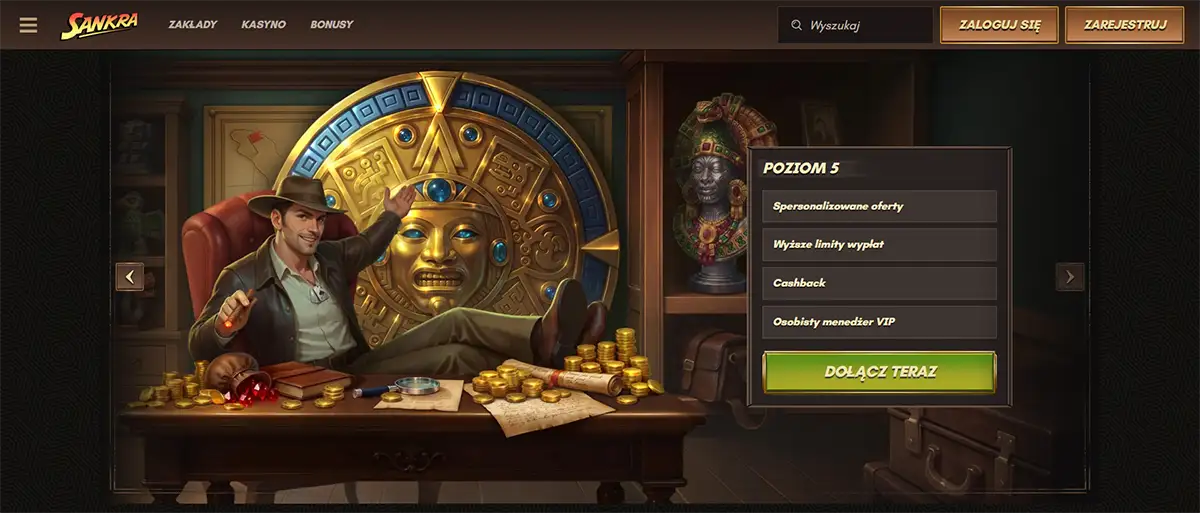 Sankra casino VIP banner in Polish showing an explorer beside a golden ancient artifact, with a Level 5 benefits panel listing personalised offers, higher withdrawal limits, cashback and a personal VIP manager.